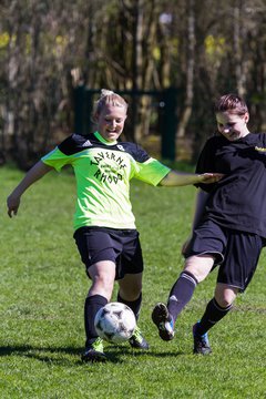 Bild 50 - Frauen SV Frisia 03 Risum Lindholm - Heider SV : Ergebnis: 8:0